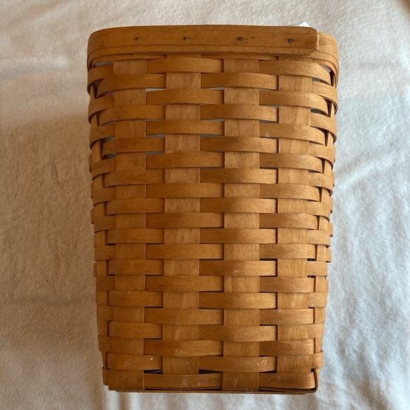 Longaberger Tall Waste Basket W/Liner. EUC Sz. 9.5” x 12.25” Tall. Signed, Dated - Picture 6 of 13